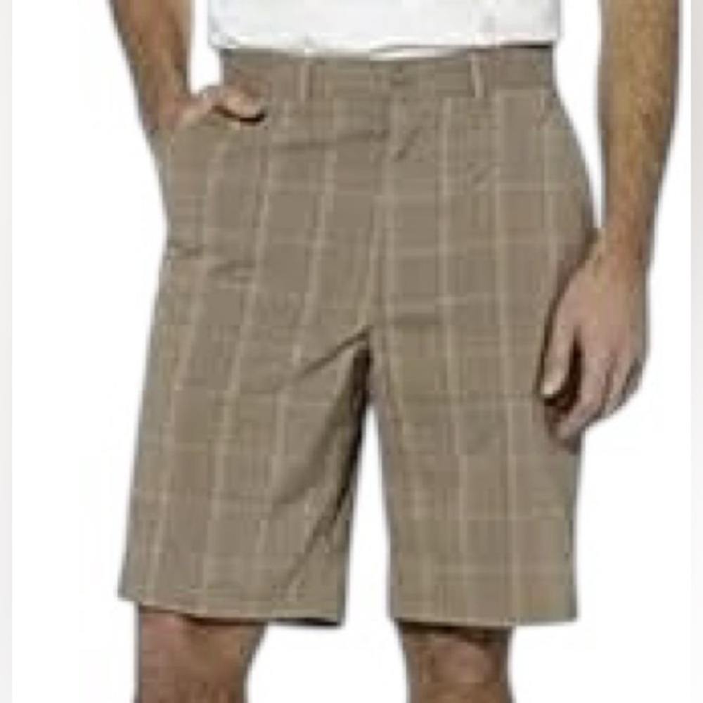 Kirkland•Men’s Performance Khaki Plaid Shorts